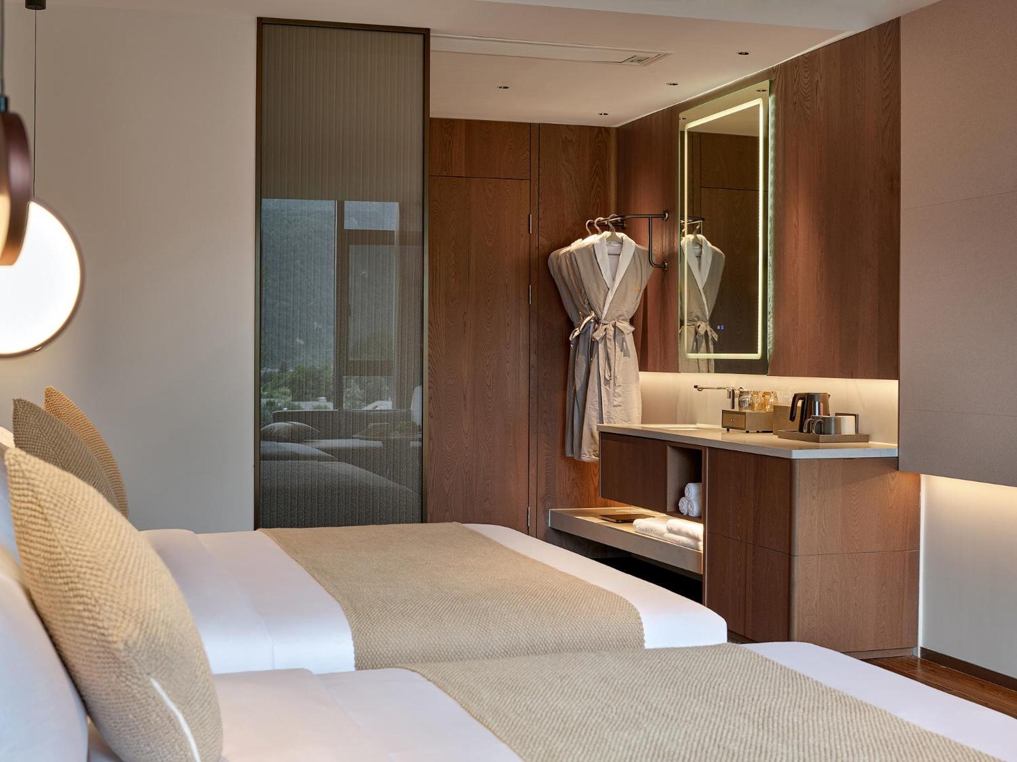 Zhangjiajie Utopia Hotel--Free One Way Pick Up Service Over 2 Nights Extérieur photo