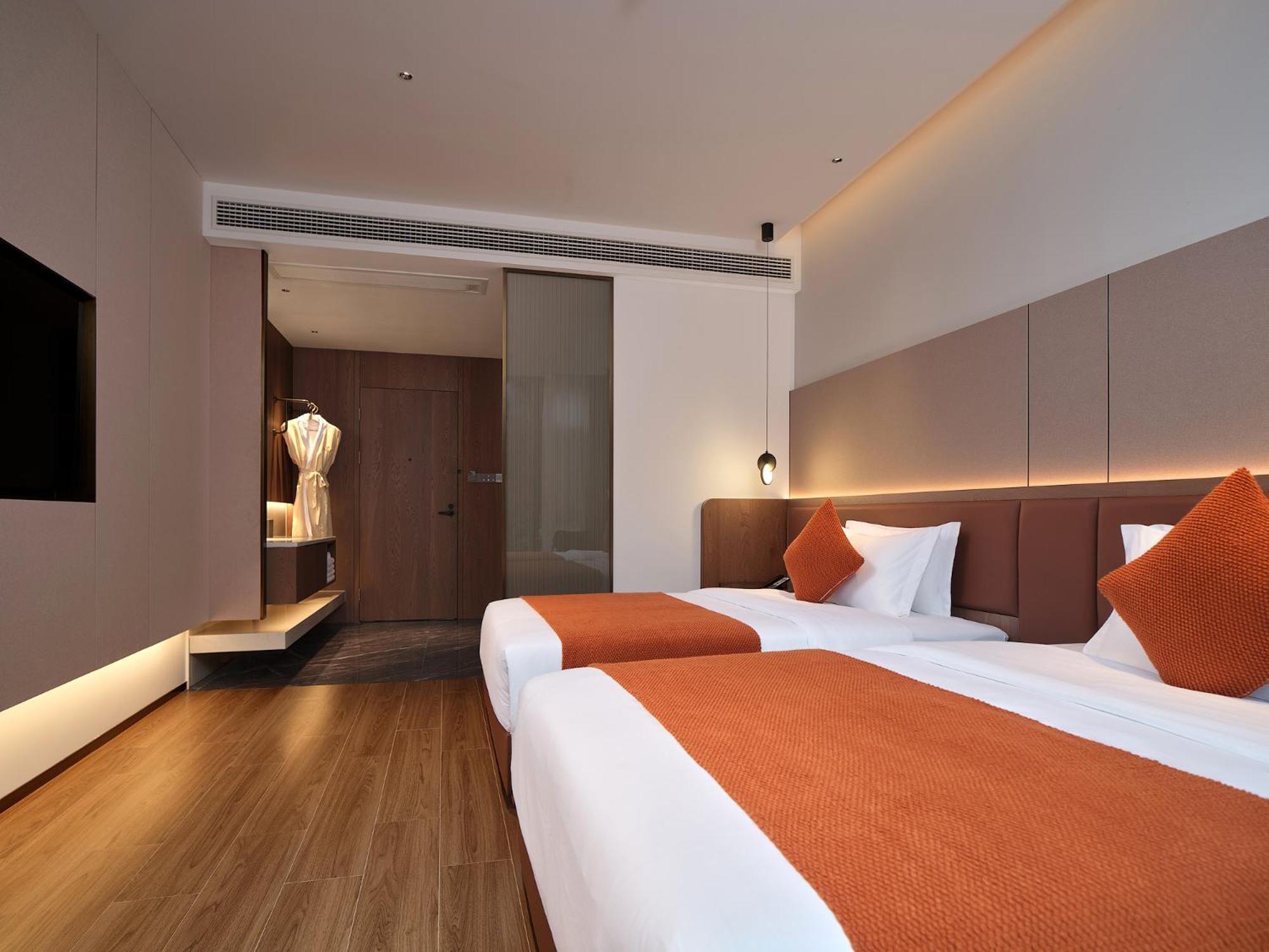 Zhangjiajie Utopia Hotel--Free One Way Pick Up Service Over 2 Nights Extérieur photo
