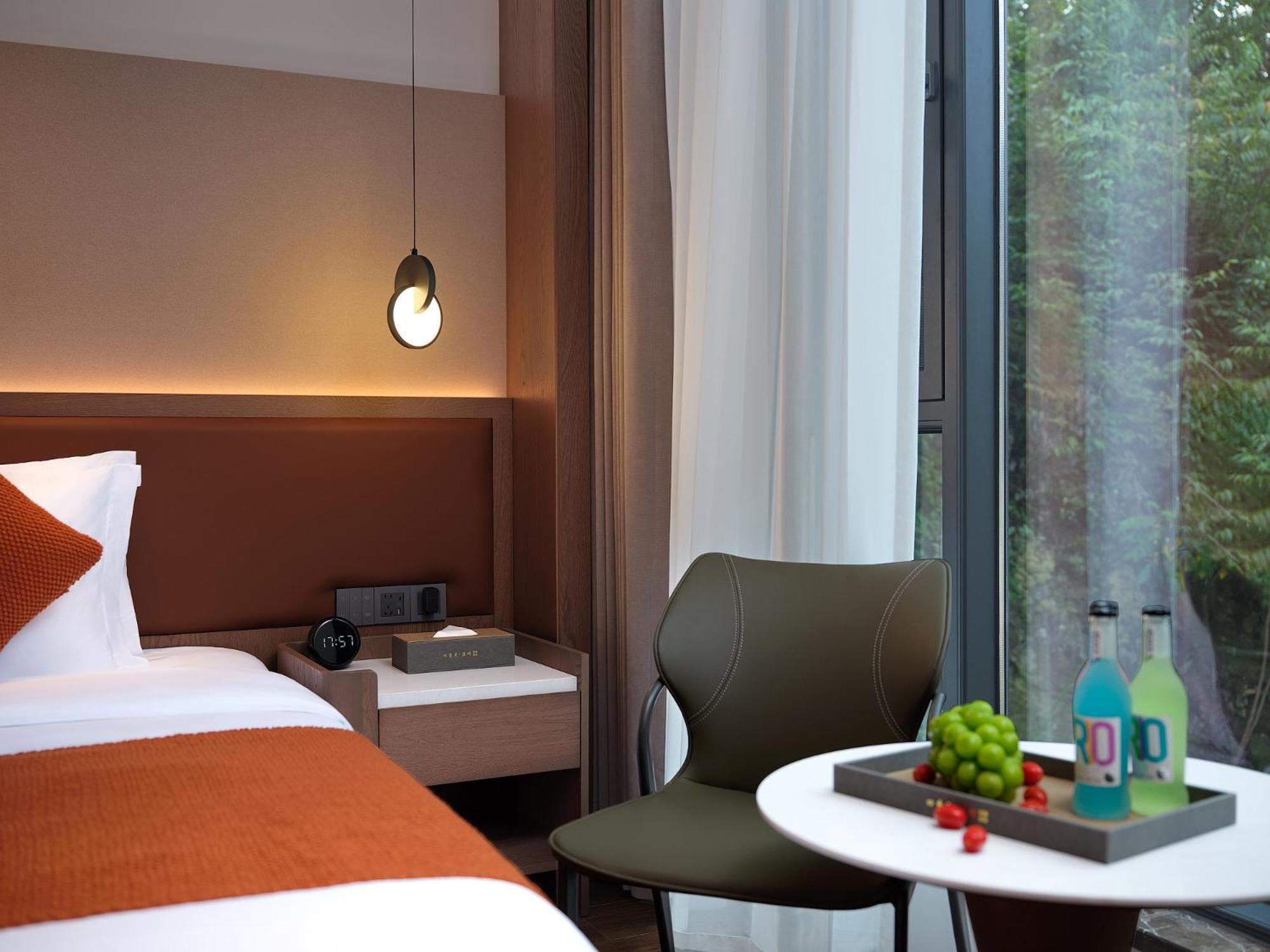 Zhangjiajie Utopia Hotel--Free One Way Pick Up Service Over 2 Nights Extérieur photo