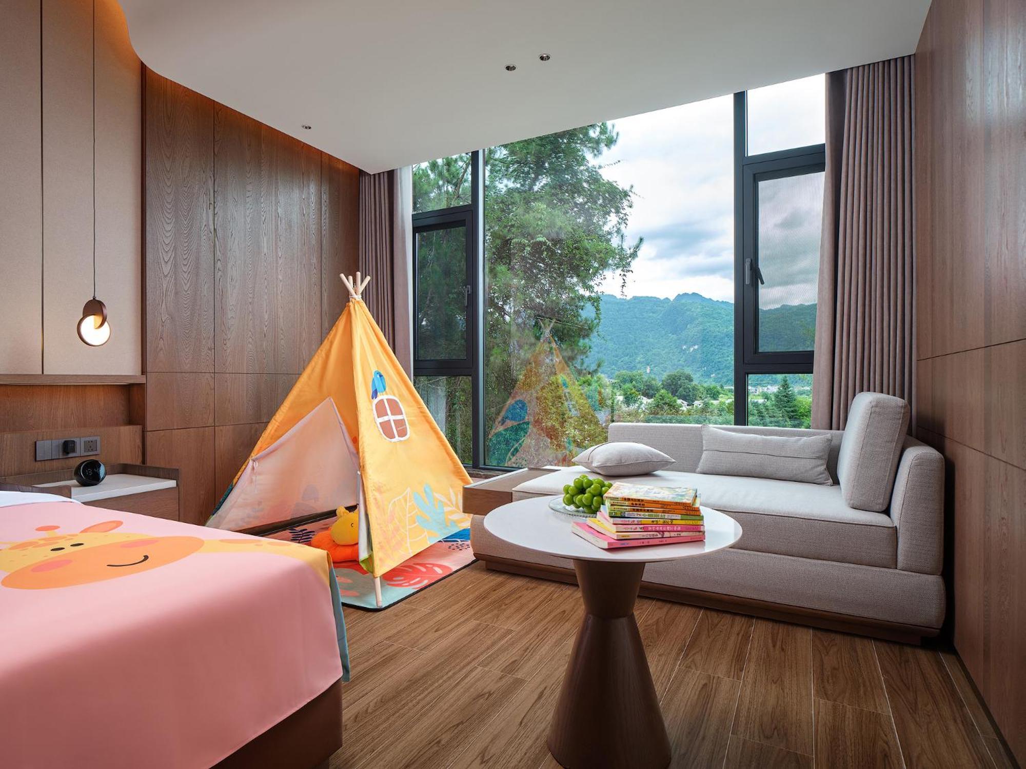 Zhangjiajie Utopia Hotel--Free One Way Pick Up Service Over 2 Nights Extérieur photo