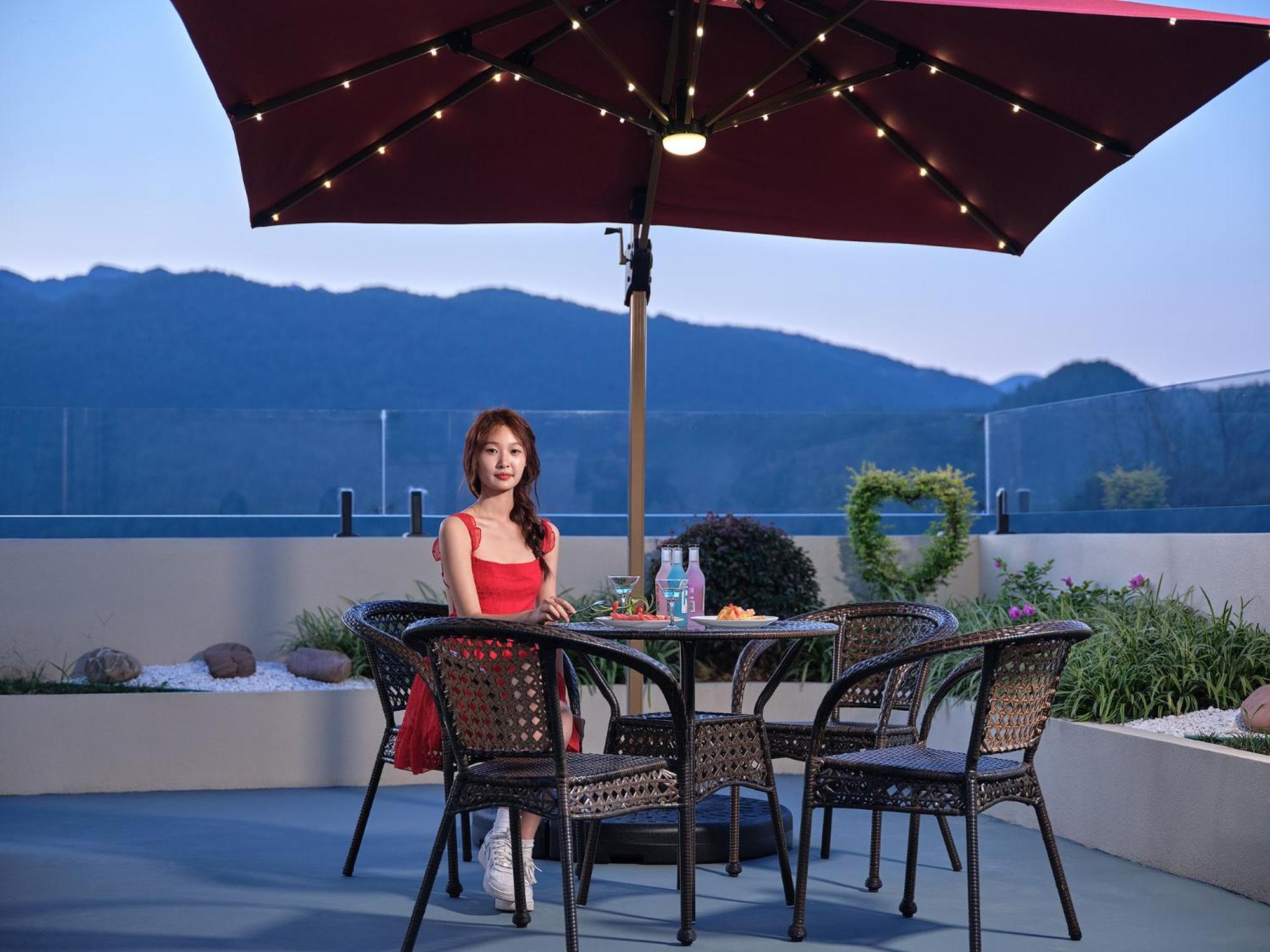 Zhangjiajie Utopia Hotel--Free One Way Pick Up Service Over 2 Nights Extérieur photo